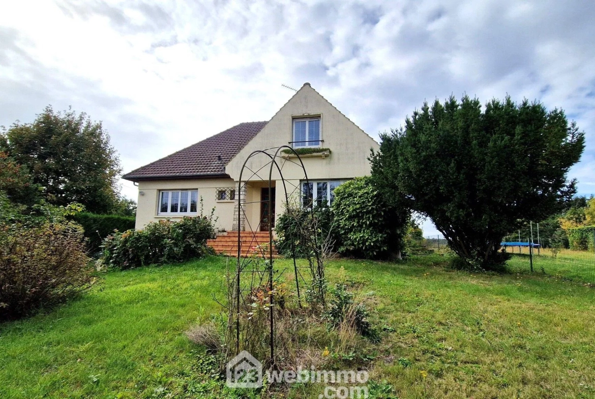 Maison individuelle de 141 m² avec jardin et garage à Laon 