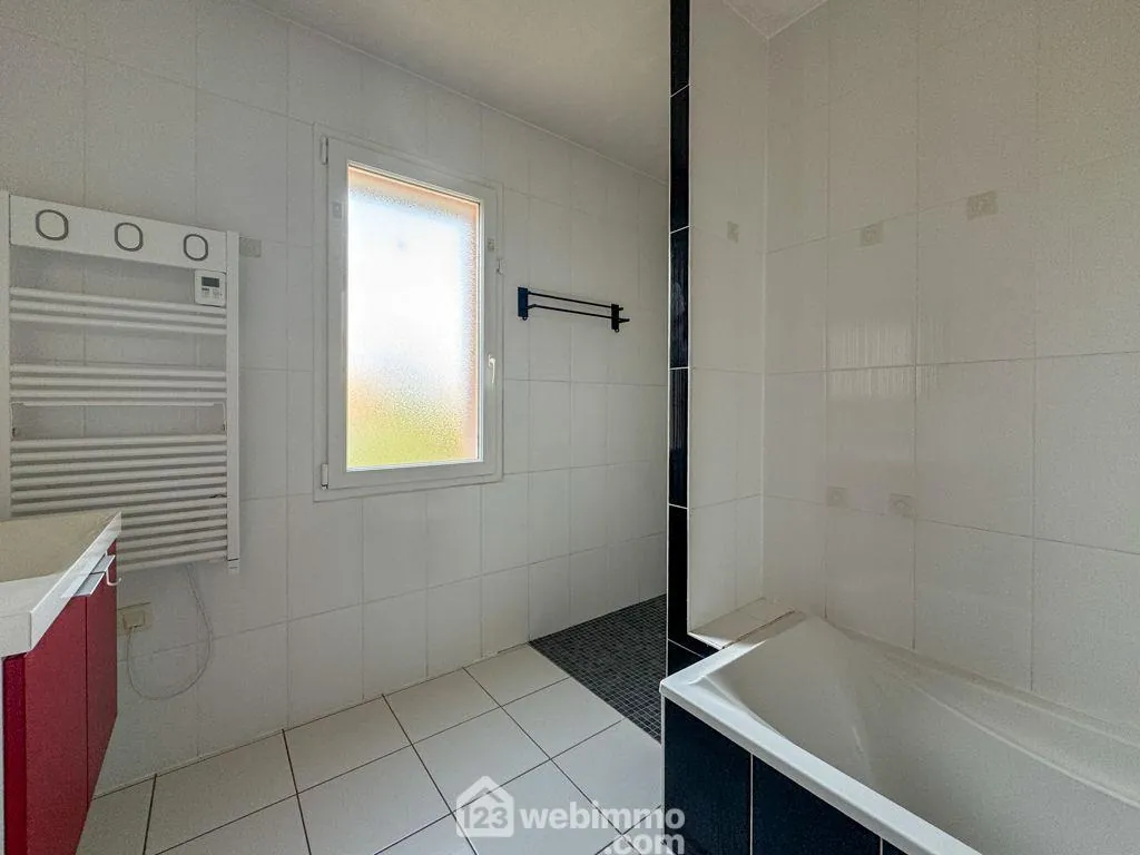 Belle maison 97m² avec 3 chambres et grand garage à Séveremont 