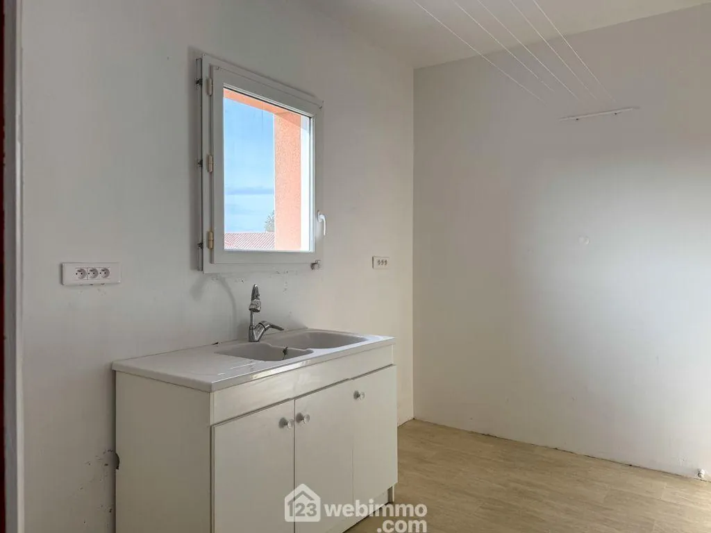Belle maison 97m² avec 3 chambres et grand garage à Séveremont 