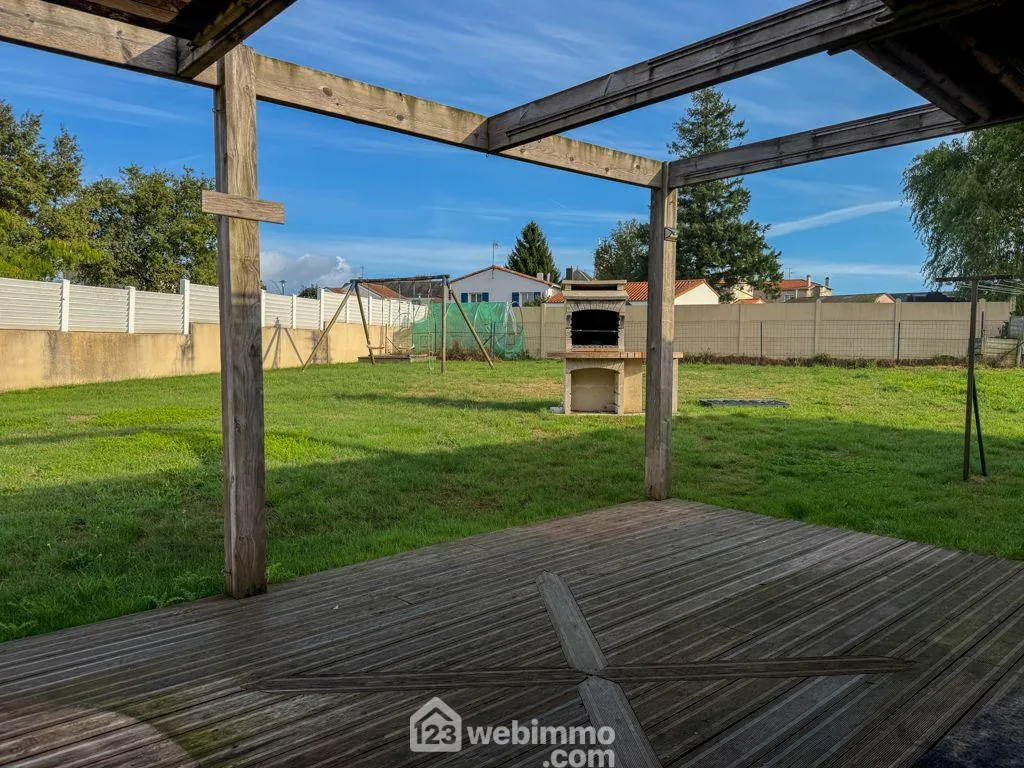 Belle maison 97m² avec 3 chambres et grand garage à Séveremont 