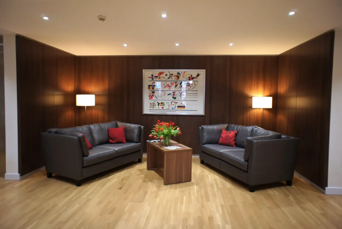 Investissement dans un appartement T2 sécurisé à Sèvres proche Paris, rendement attractif 