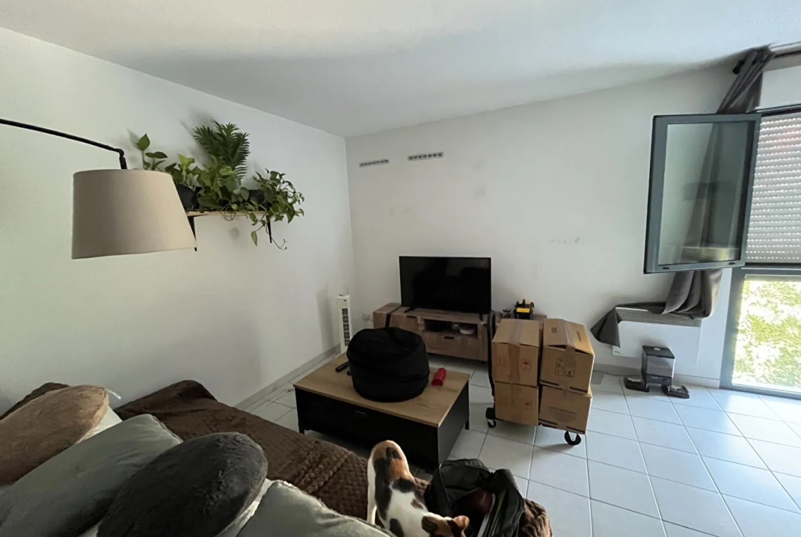 Appartement T2 à Cavaillon avec stationnement, securisé et proche commodités 