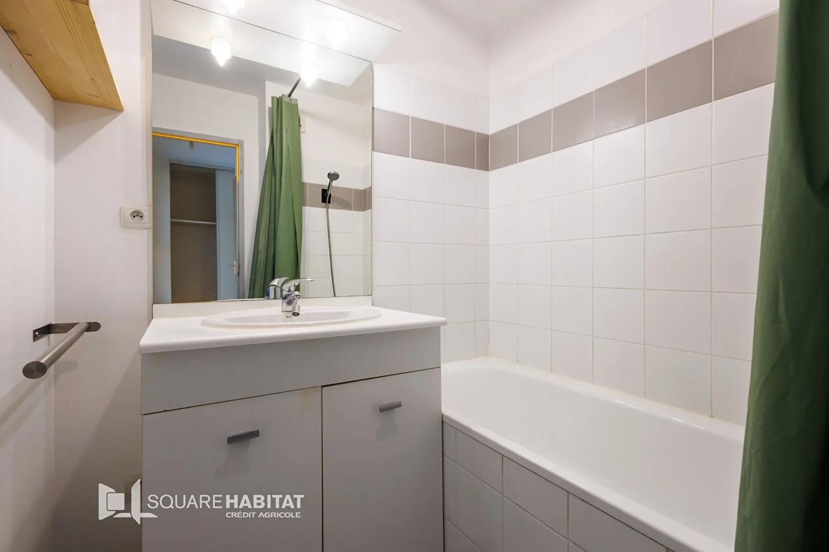 Appartement T2 à Cavaillon avec parking, résidence sécurisée 