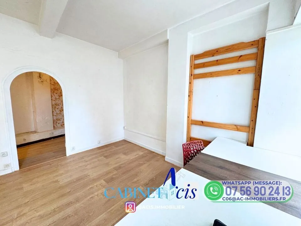 Local commercial de 20 m² à vendre à Beaulieu-sur-Mer, emplacement stratégique 