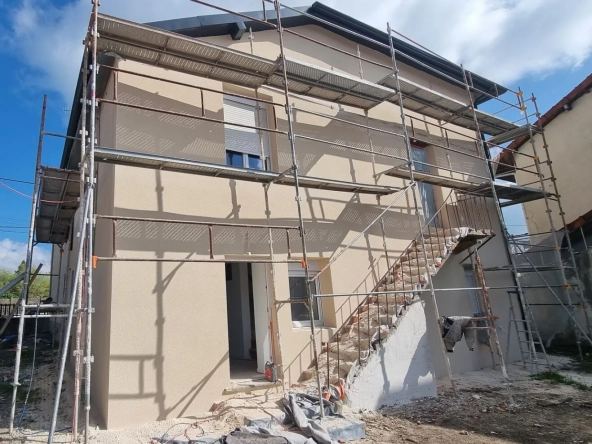 Maison à vendre de 159 m² à Vougy proche Roanne - Confort et rénovation moderne