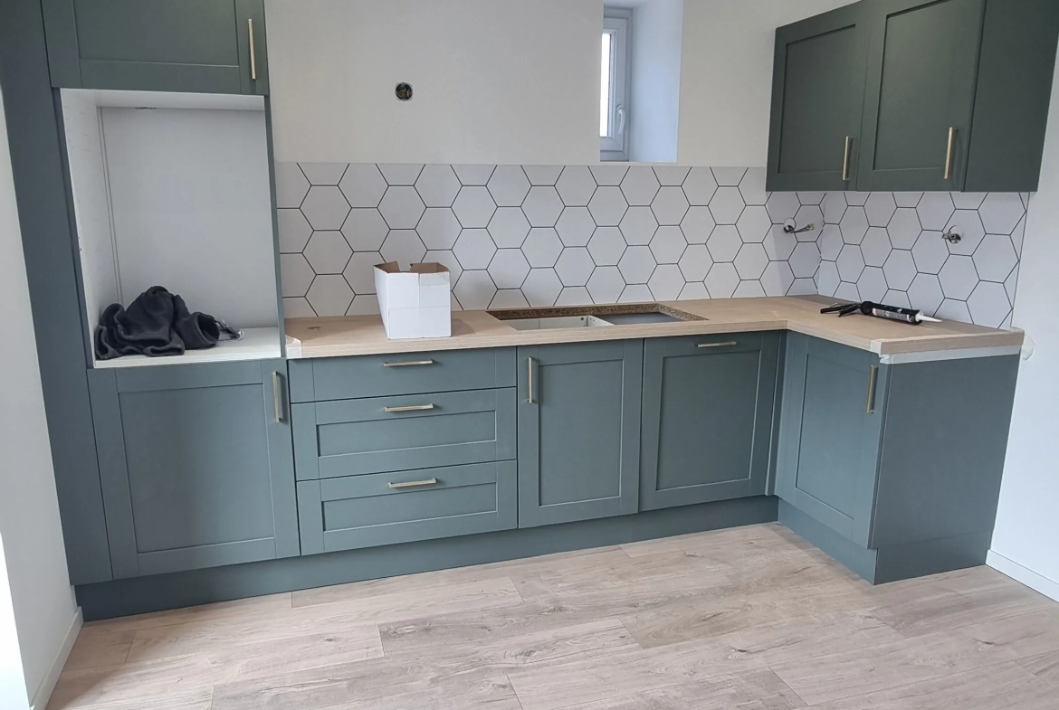 Maison rénovée de 159 m² à Vougy avec extérieur et parking privé, proche de Roanne 