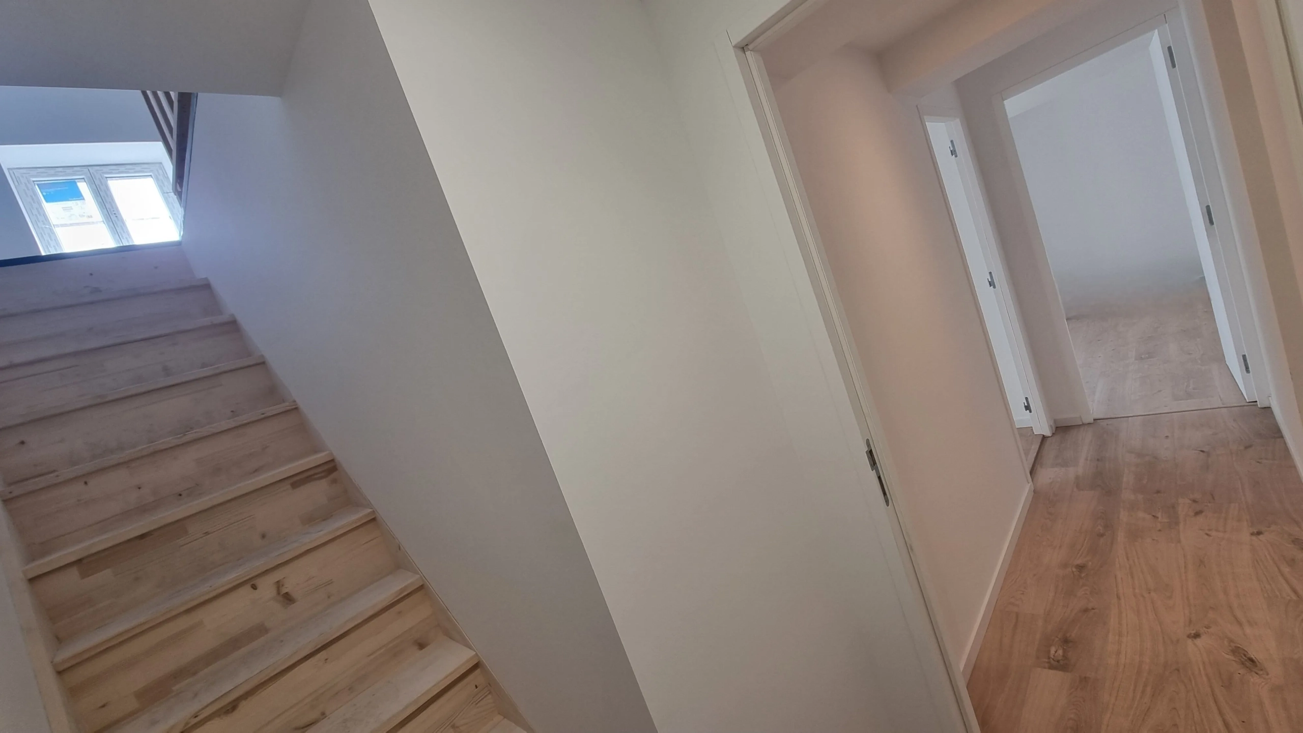Maison rénovée de 159 m² à Vougy avec extérieur et parking privé, proche de Roanne 