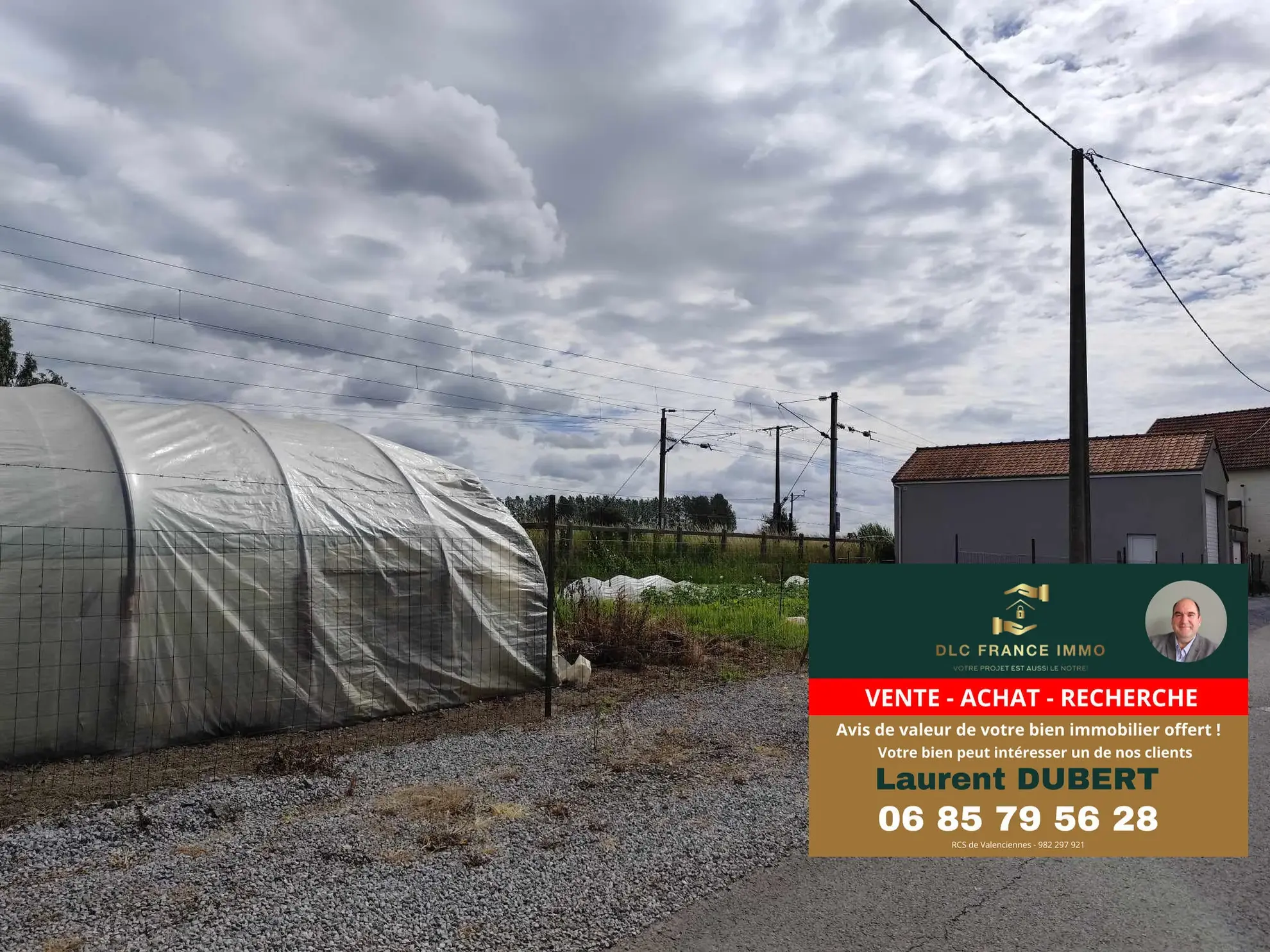 Grand garage de 40 m² avec terrain constructible à Jolimetz 