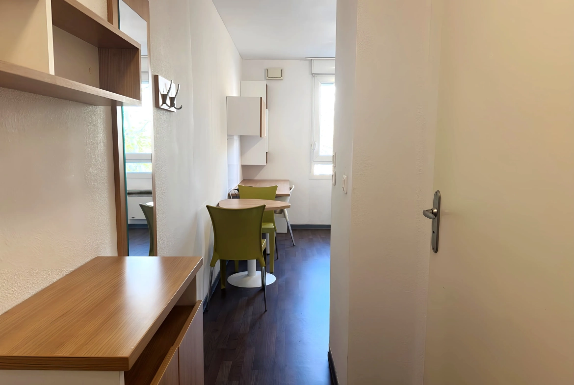 Studio meublé avec parking à Marseille, rendement locatif sécurisé jusqu’en 2029 