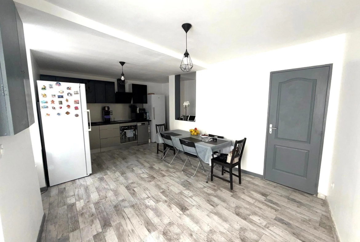 Maison duplex de 105 m² à Vauvert avec deux logements séparés 