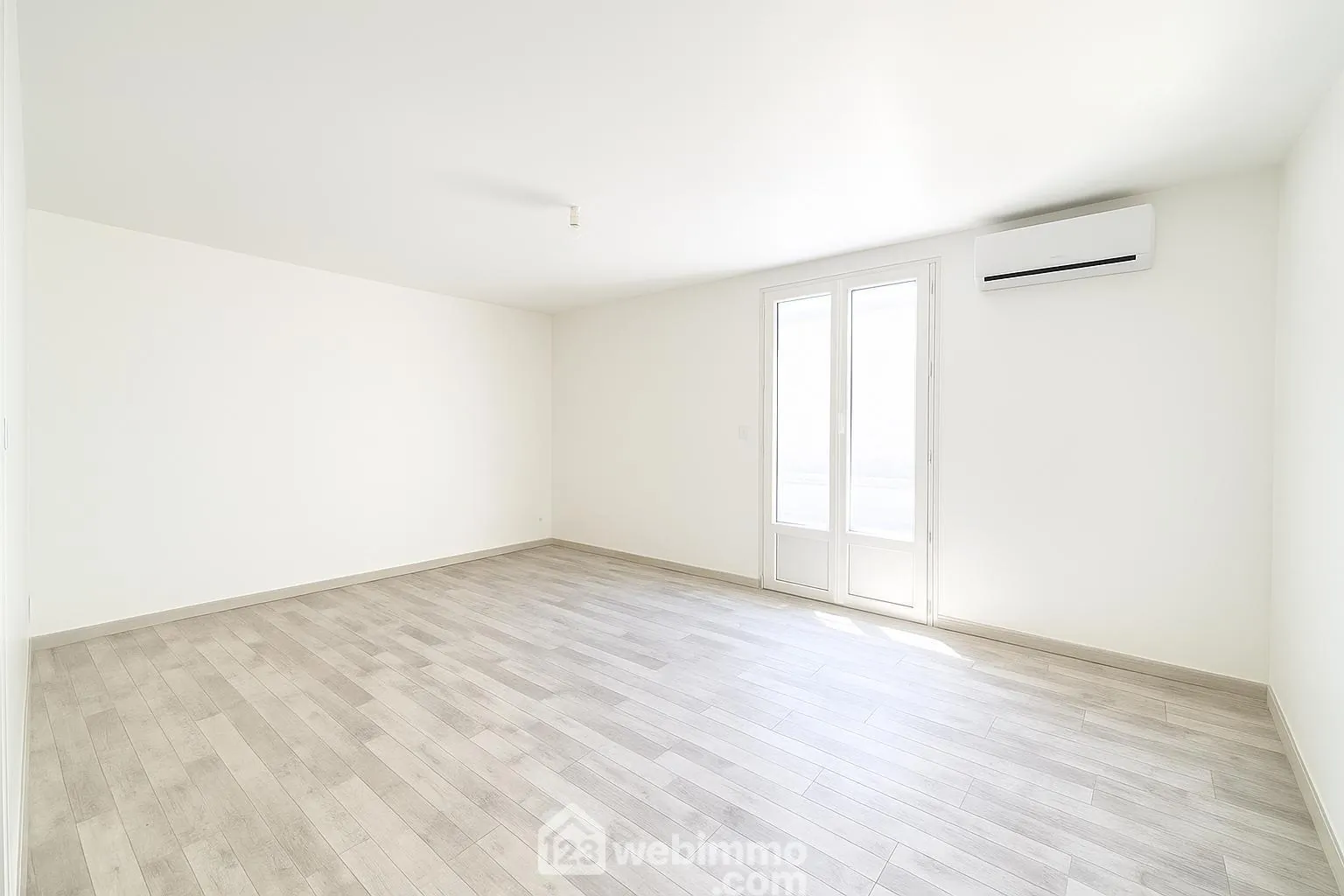 Maison duplex de 105 m² à Vauvert avec deux logements séparés 
