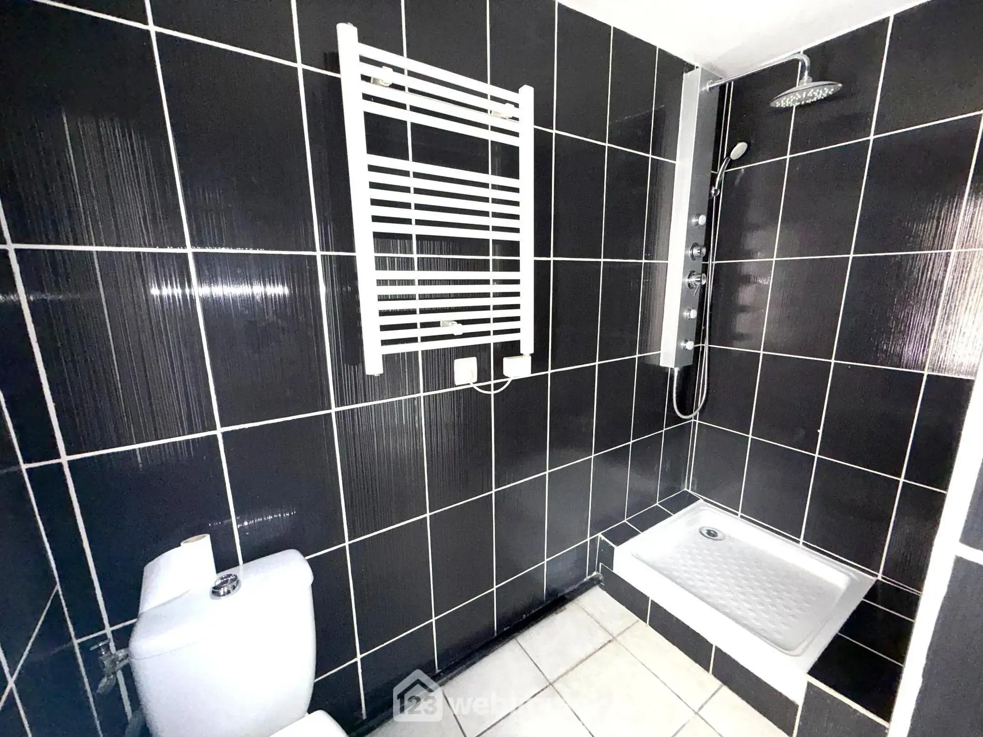 Maison duplex de 105 m² à Vauvert avec deux logements séparés 