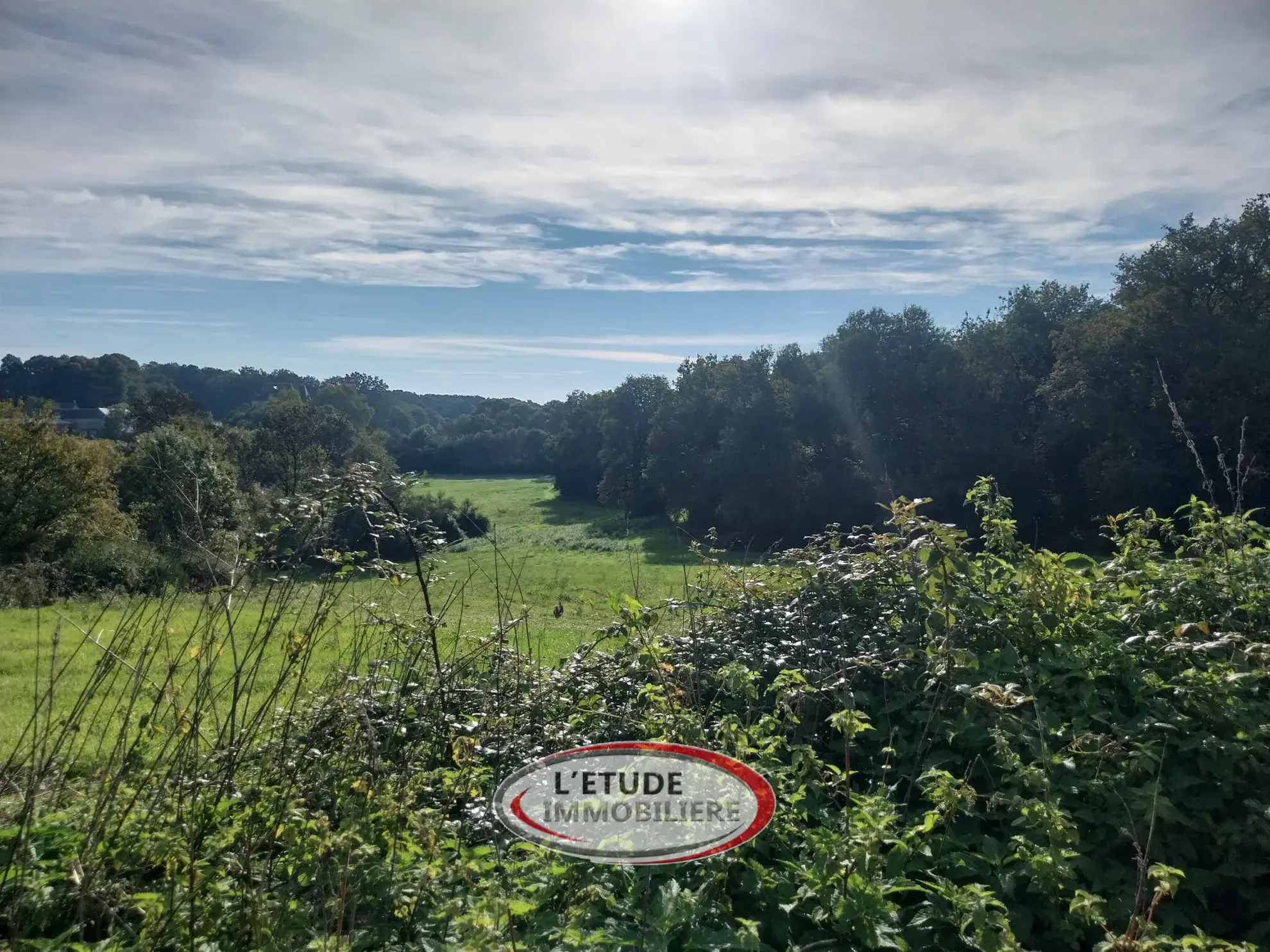 Maison en pierres avec vue sur la vallée du Tenu – Proche Saint-Même 