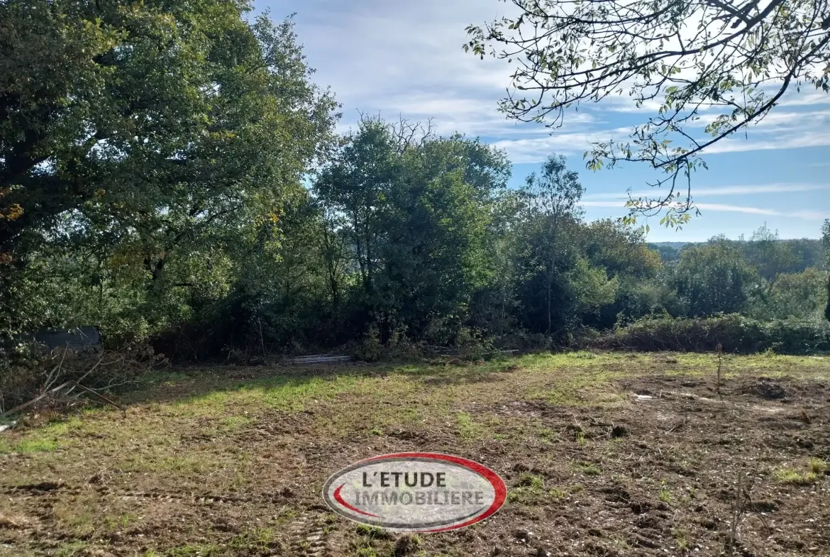 Maison en pierres avec vue sur la vallée du Tenu – Proche Saint-Même 