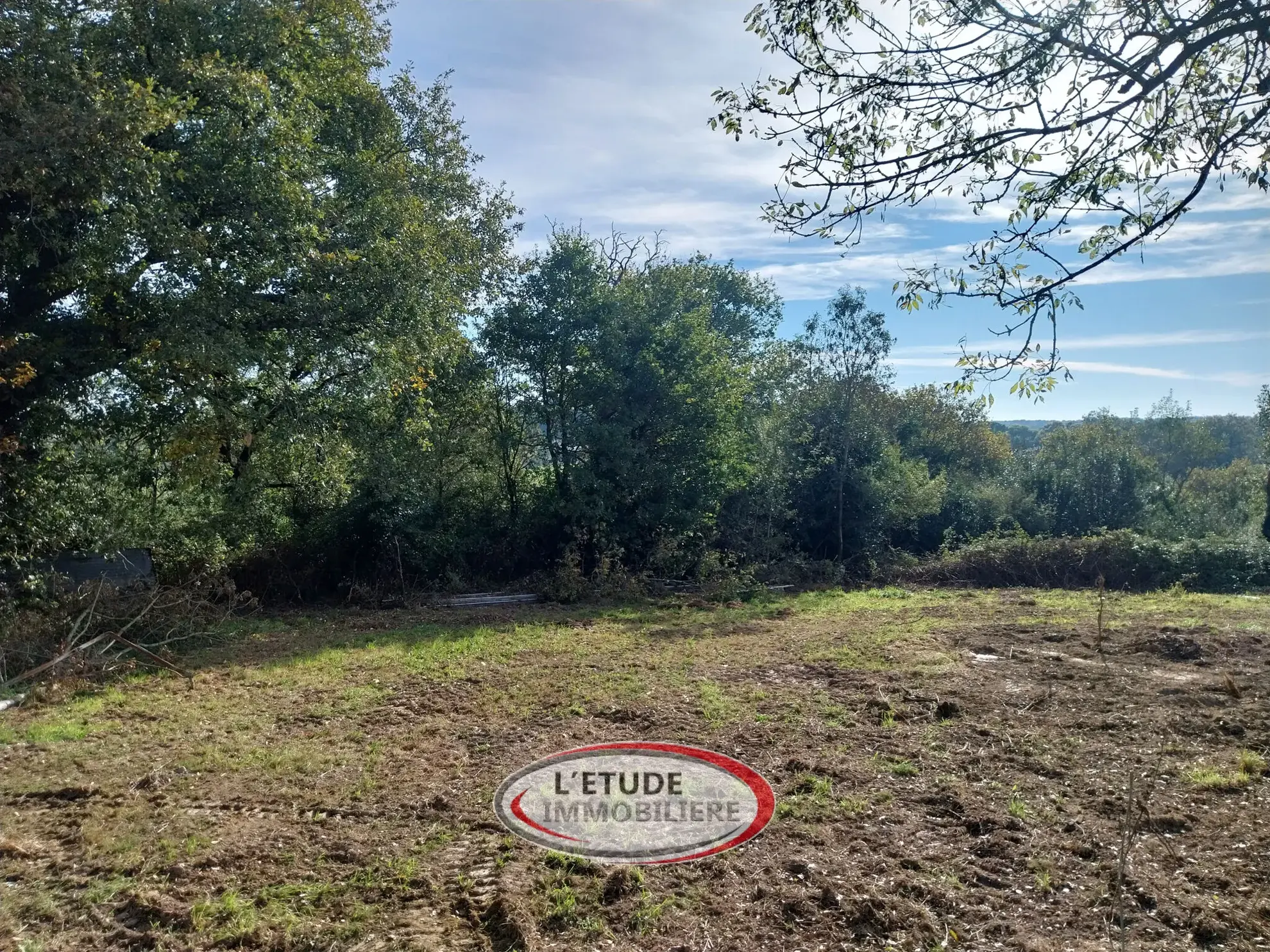 Maison en pierres avec vue sur la vallée du Tenu – Proche Saint-Même 