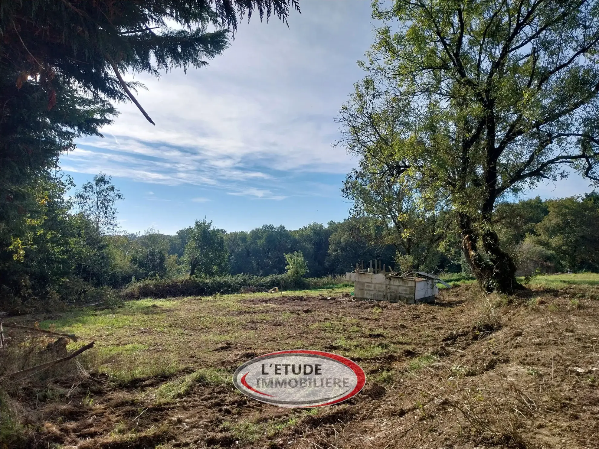 Maison en pierres avec vue sur la vallée du Tenu – Proche Saint-Même 