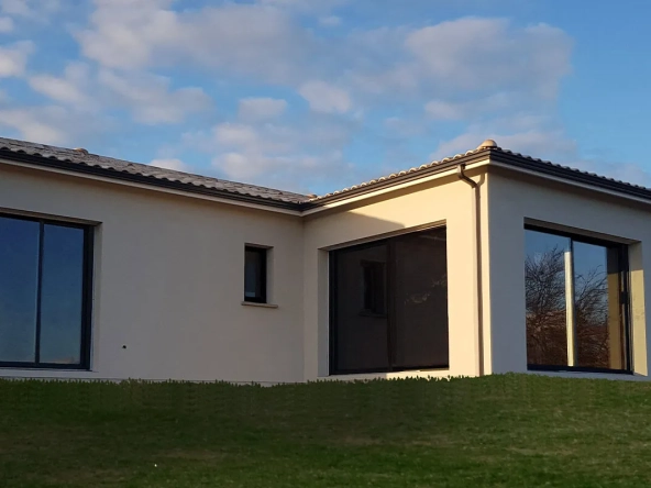 Maison neuve en L à Revel-Tourdan - 3 chambres, terrain de 658 m²