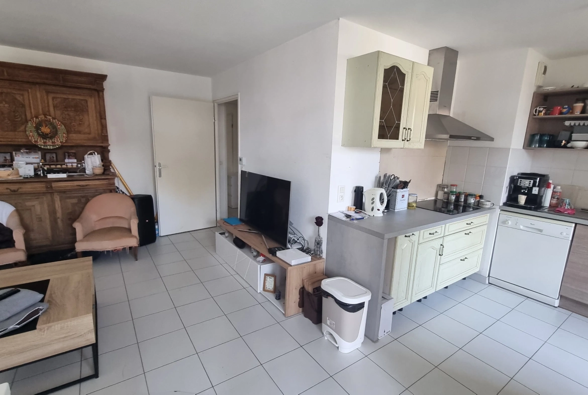 Appartement T4 avec terrasse, piscine et parking à Roanne - Résidence sécurisée 