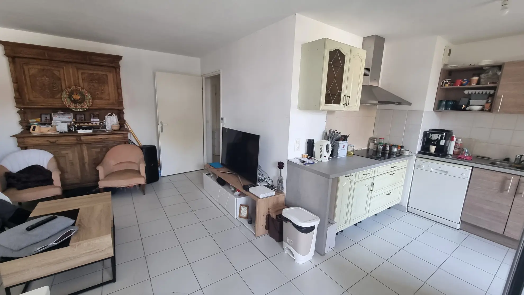 Appartement T4 avec terrasse, piscine et parking à Roanne - Résidence sécurisée 