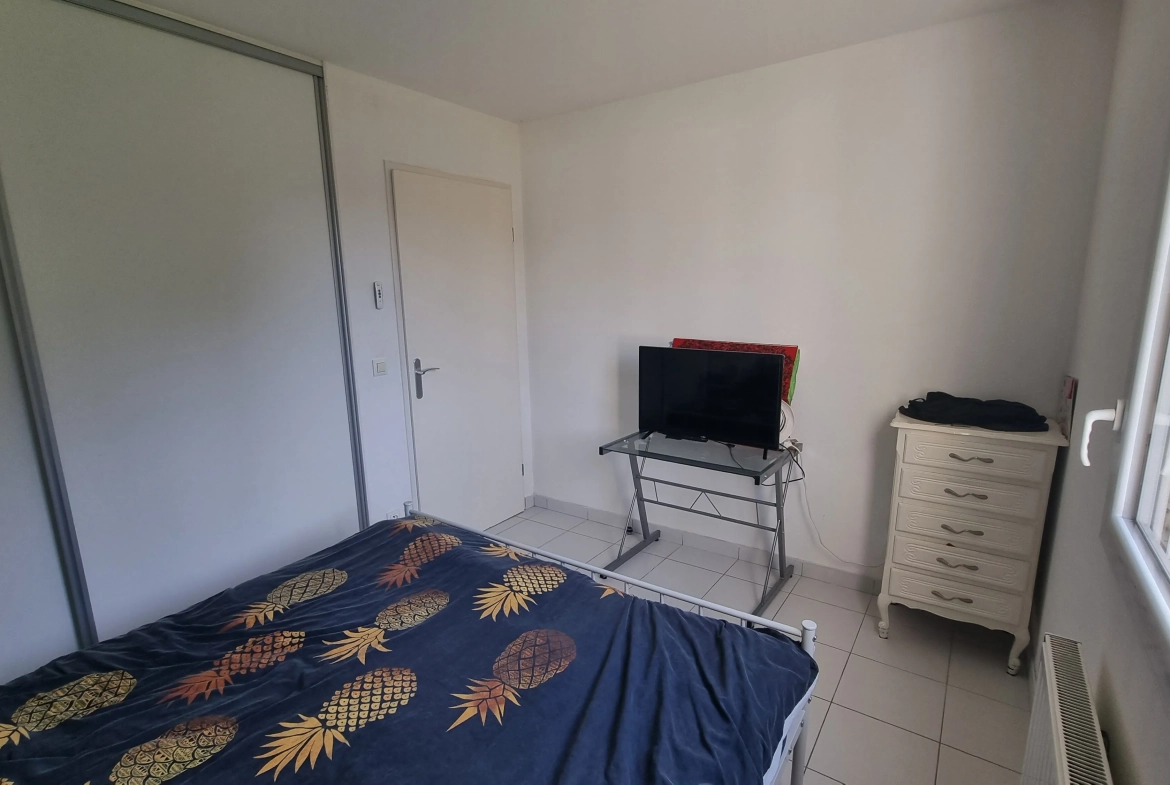 Appartement T4 avec terrasse, piscine et parking à Roanne - Résidence sécurisée 