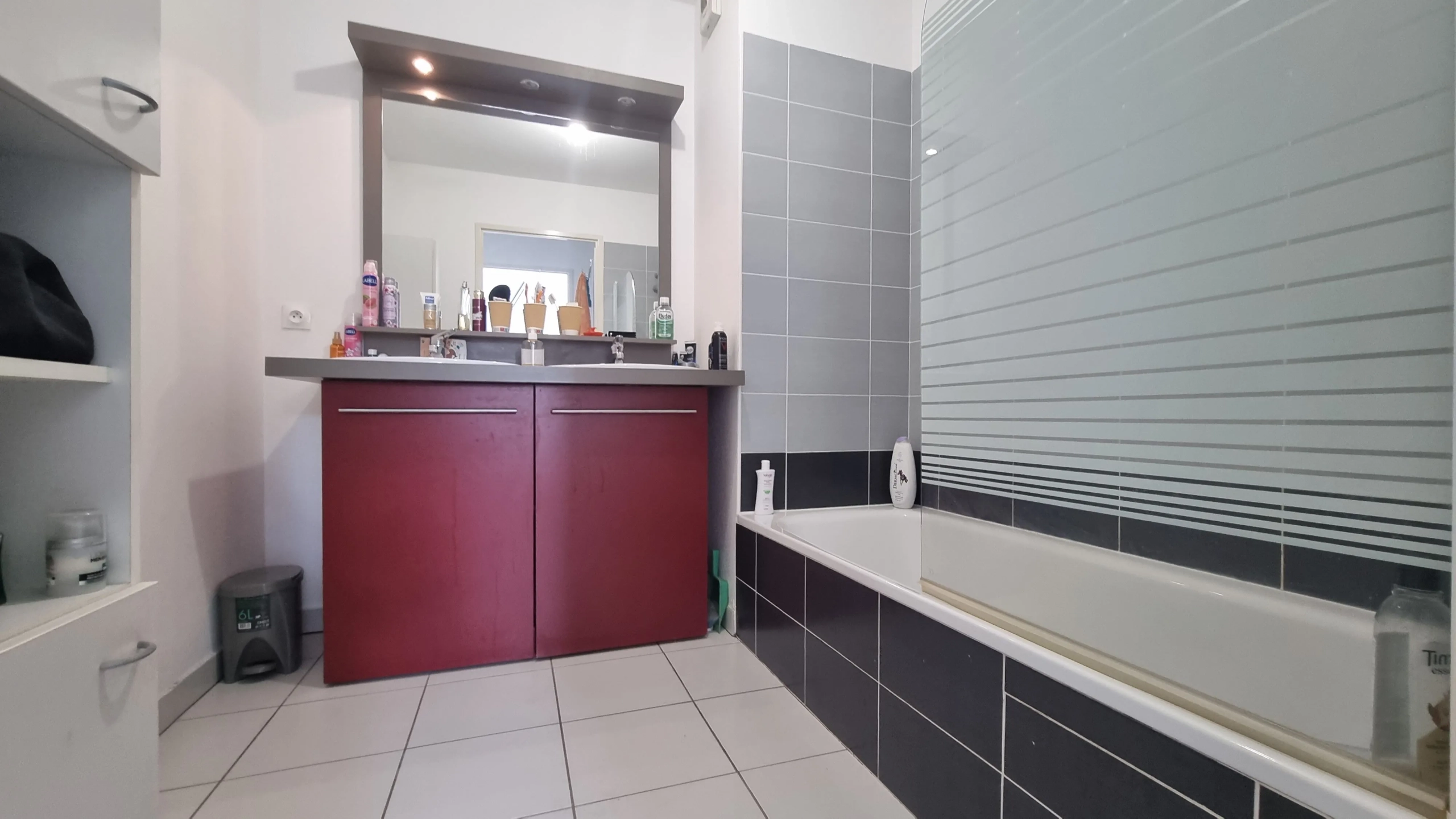 Appartement T4 avec terrasse, piscine et parking à Roanne - Résidence sécurisée 