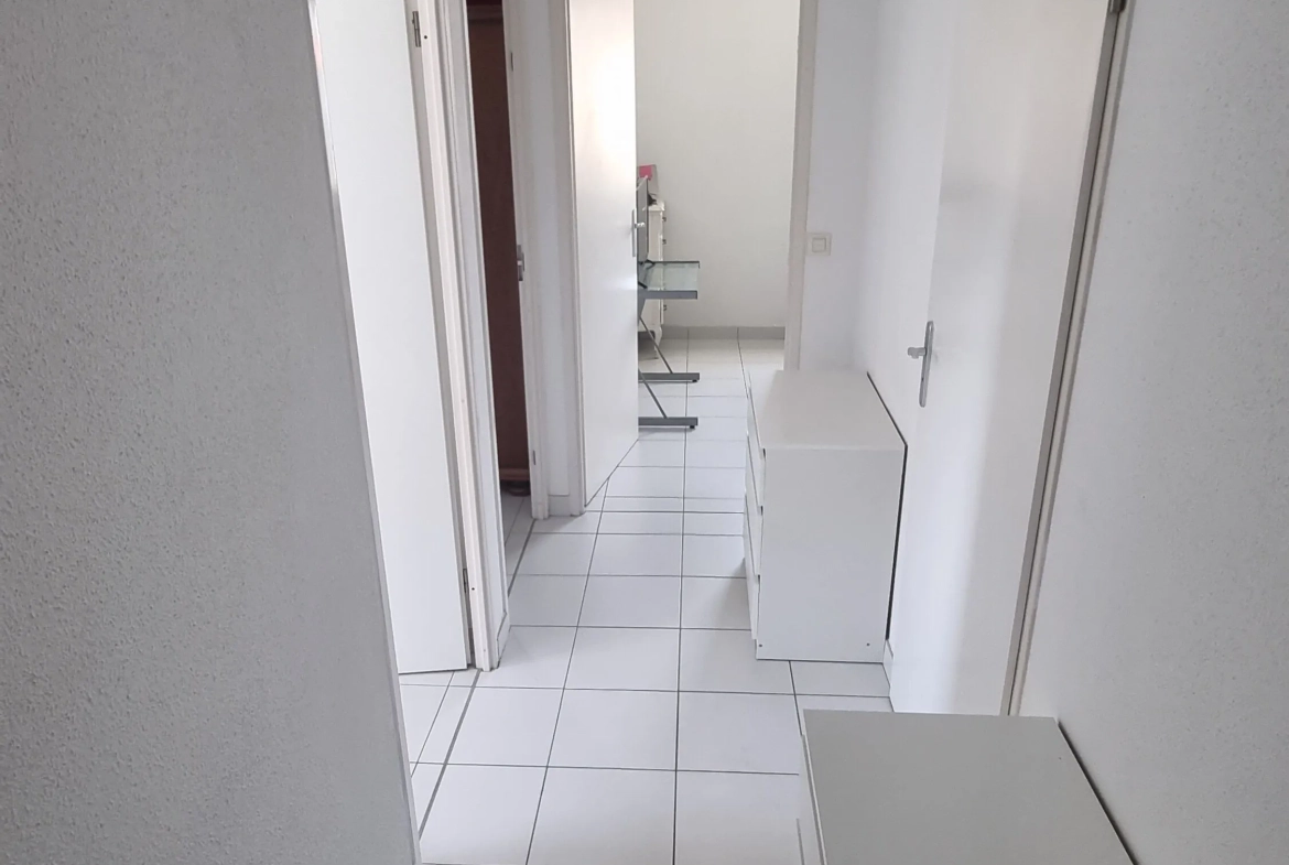 Appartement T4 avec terrasse, piscine et parking à Roanne - Résidence sécurisée 