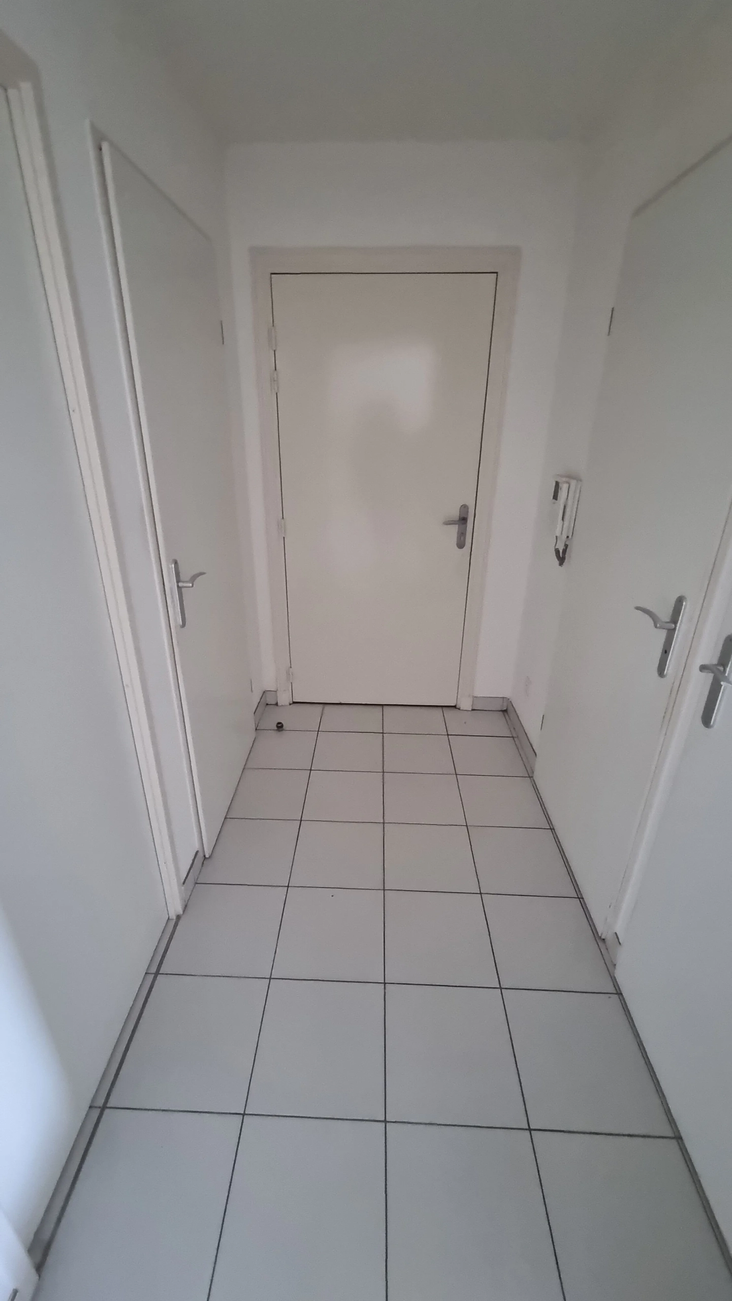 Appartement T4 avec terrasse, piscine et parking à Roanne - Résidence sécurisée 