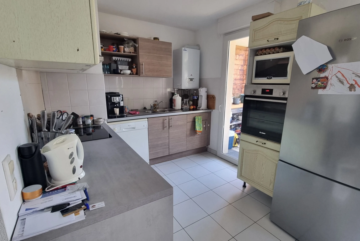 Appartement T4 avec terrasse, piscine et parking à Roanne - Résidence sécurisée 