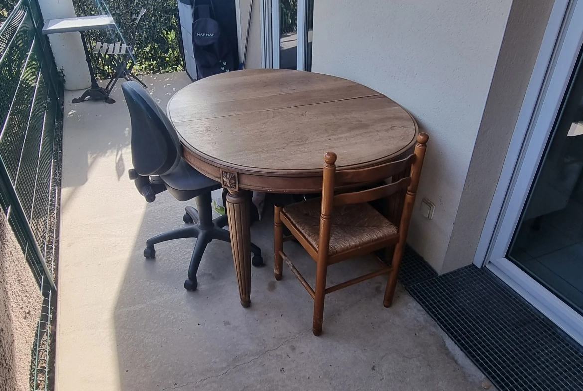 Appartement T4 avec terrasse, piscine et parking à Roanne - Résidence sécurisée 
