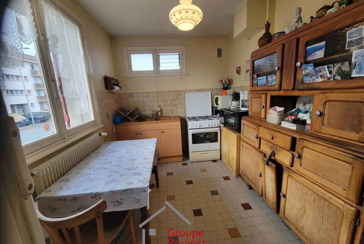 Maison à Roanne de 85 m² avec grand potentiel et jardin clos dans le quartier Mayollet 