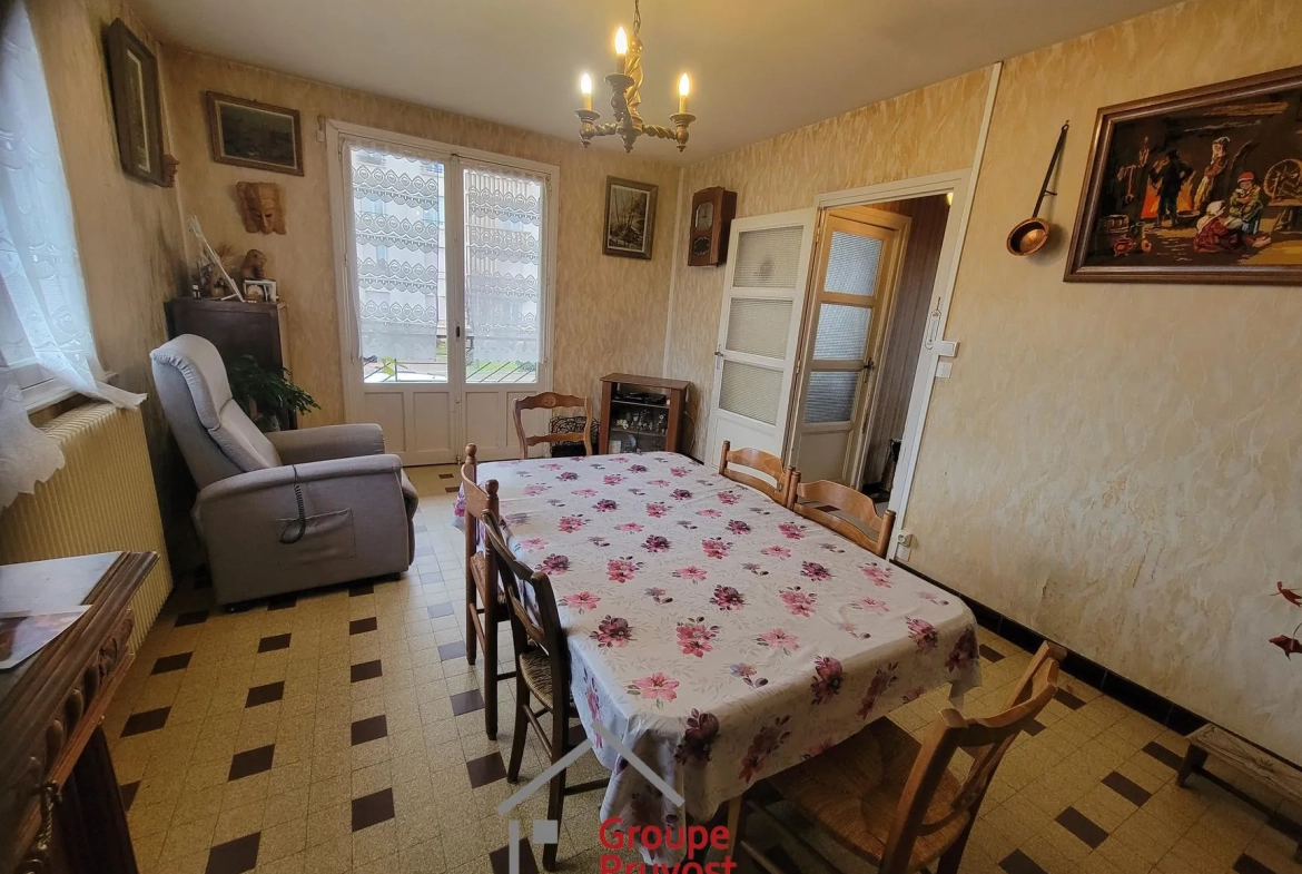 Maison à Roanne de 85 m² avec grand potentiel et jardin clos dans le quartier Mayollet 