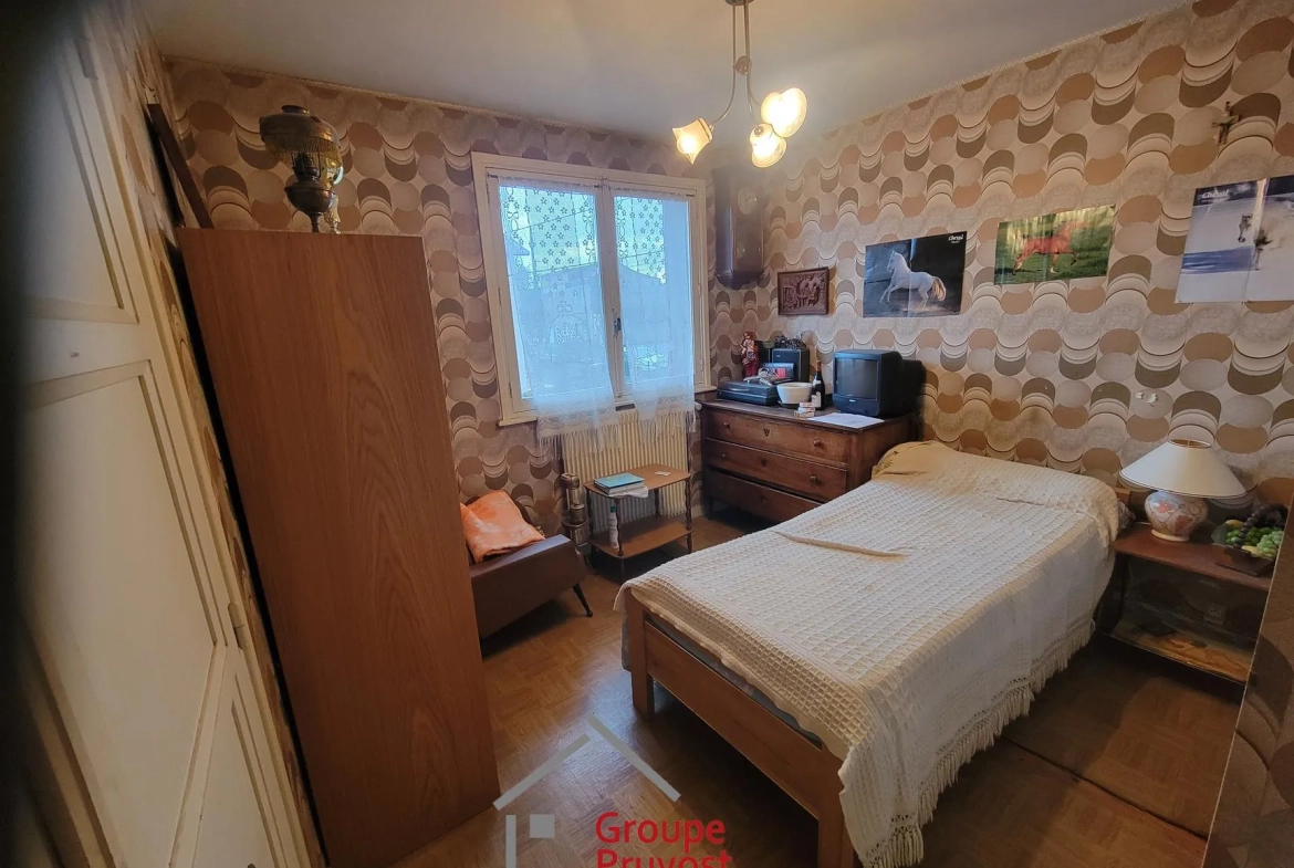 Maison à Roanne de 85 m² avec grand potentiel et jardin clos dans le quartier Mayollet 