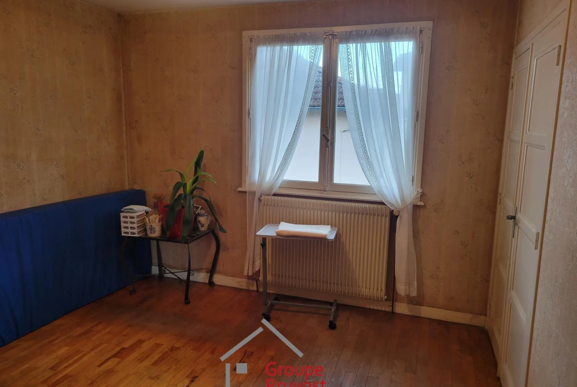Maison à Roanne de 85 m² avec grand potentiel et jardin clos dans le quartier Mayollet 