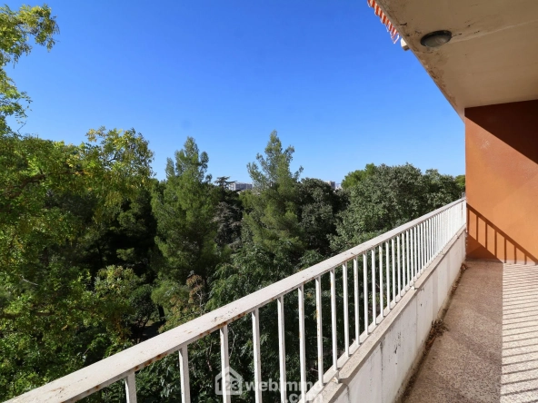 A vendre appartement 29 m² avec balcon à Marseille dans résidence La Rouvière