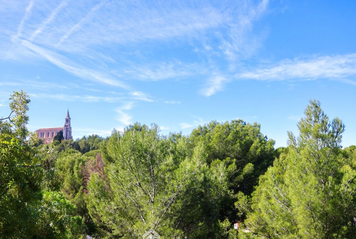A vendre appartement 29 m² avec balcon à Marseille dans résidence La Rouvière 