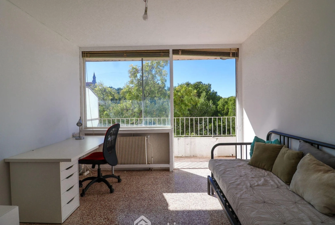 A vendre appartement 29 m² avec balcon à Marseille dans résidence La Rouvière 