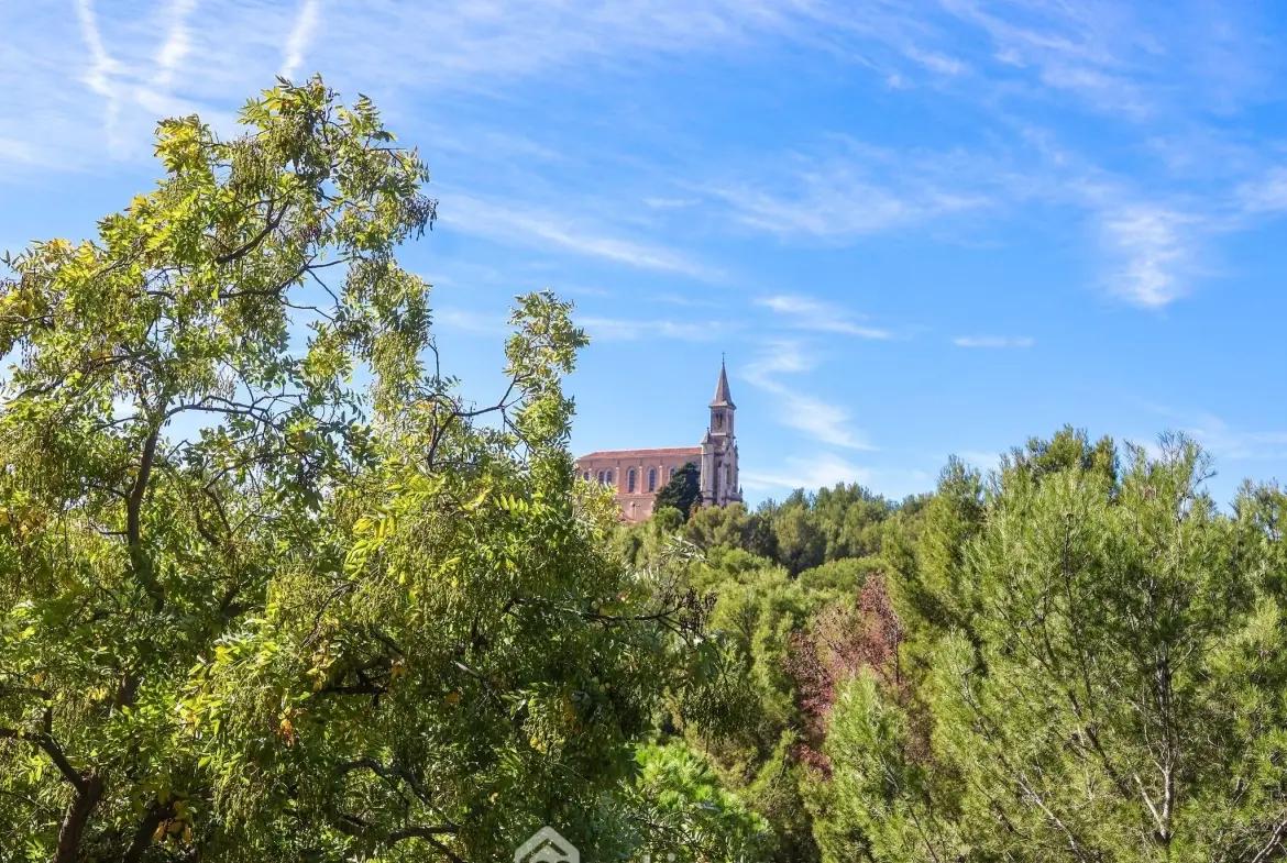 A vendre appartement 29 m² avec balcon à Marseille dans résidence La Rouvière 
