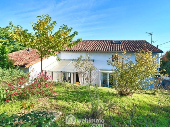 Maison 113 m² à Civray, 2 chambres, jardin clos, sans travaux
