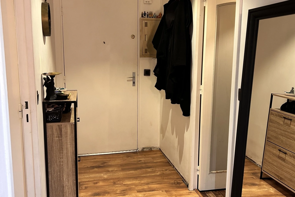 Appartement 2 pièces rénové à Montigny-le-Bretonneux - 61 m² dernier étage 
