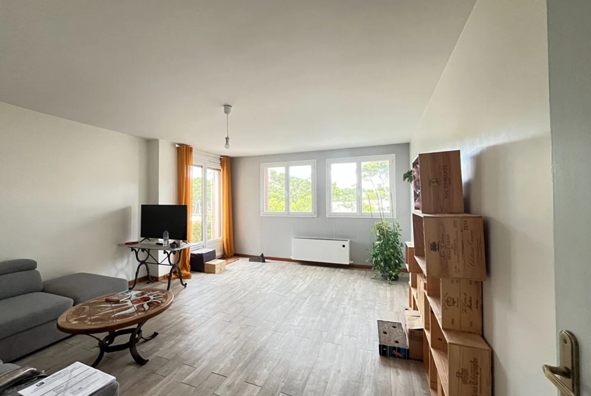 A vendre appartement T3 lumineux de 82 m² à Marseille 13009 