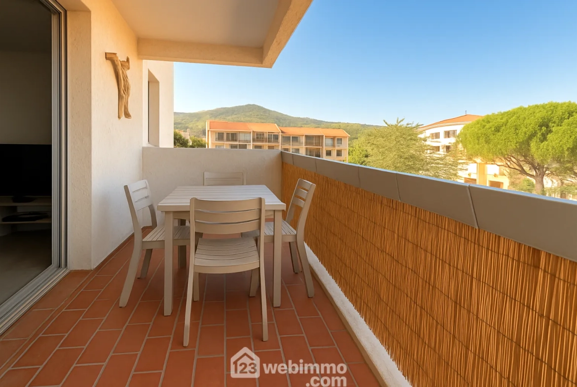 Appartement 2 pièces avec terrasse et piscine à Sainte-Maxime 