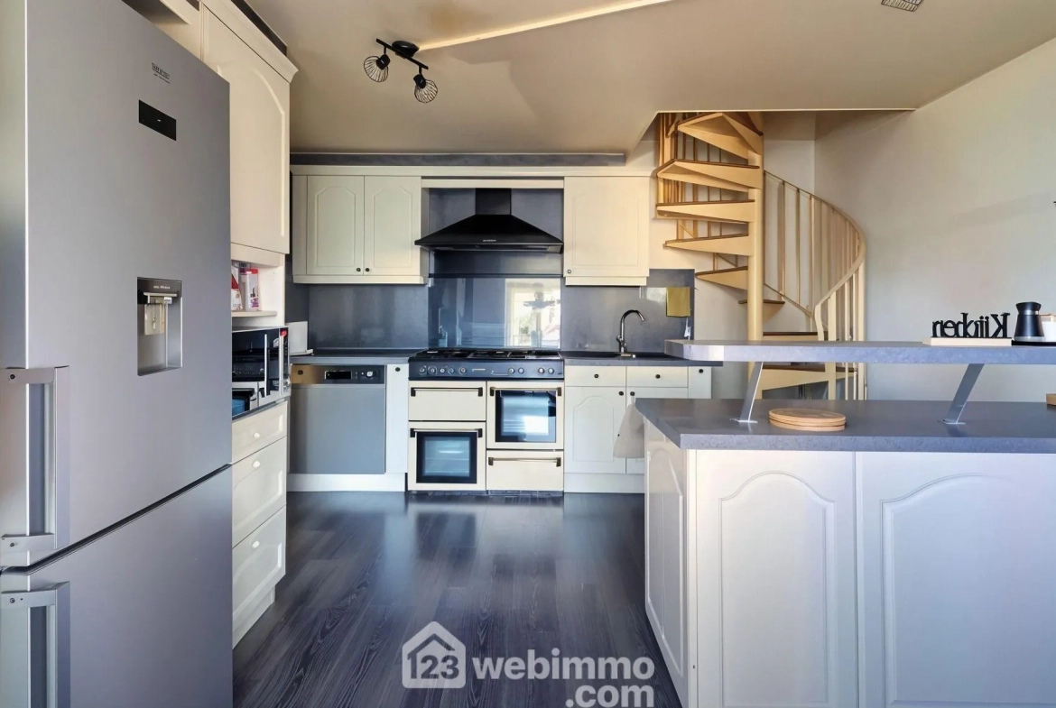 Belle maison familiale de 165 m² à Louviers avec grand terrain et garage 