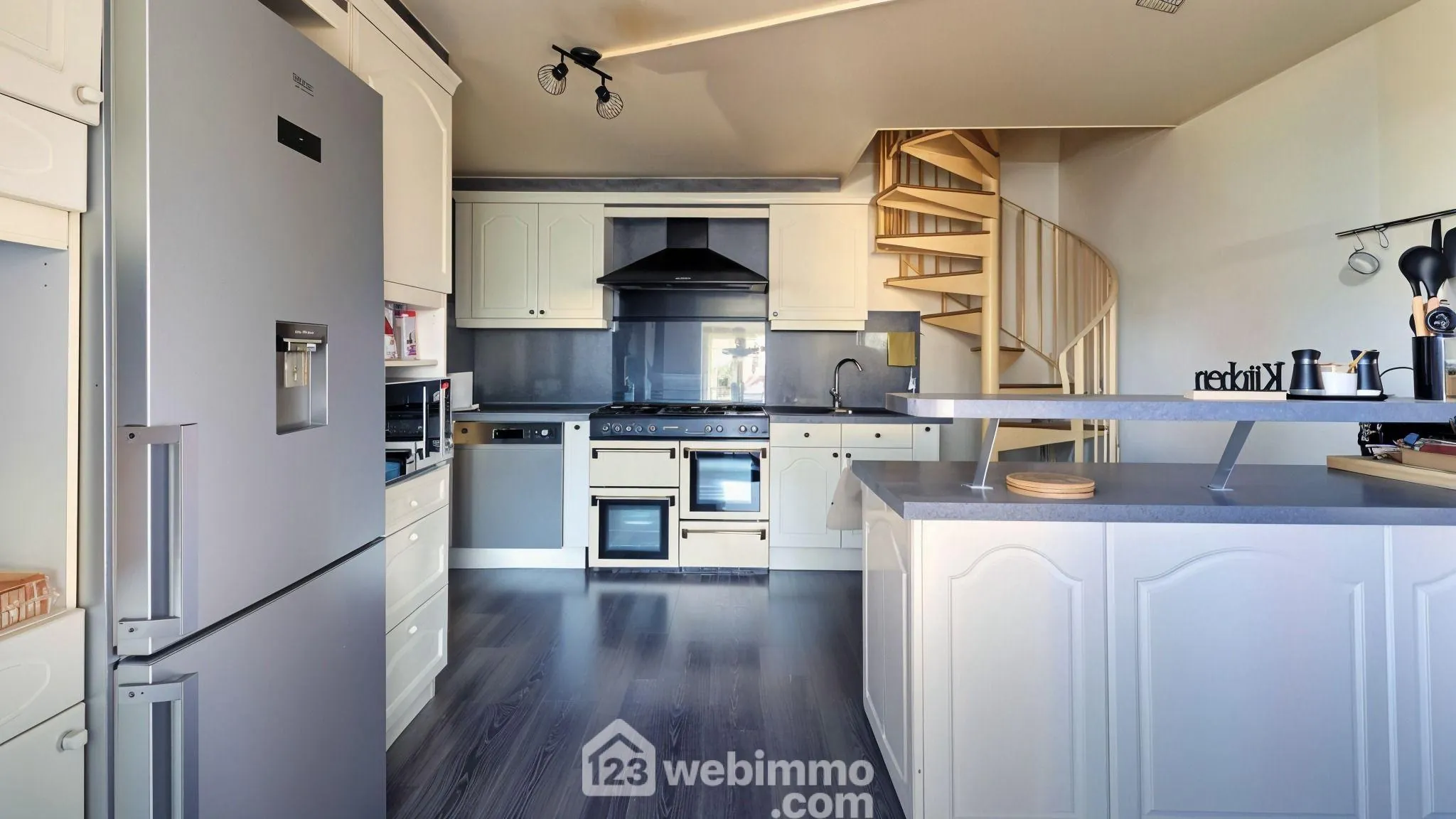 Belle maison familiale de 165 m² à Louviers avec grand terrain et garage 