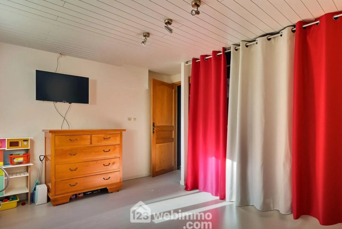 Belle maison familiale de 165 m² à Louviers avec grand terrain et garage 