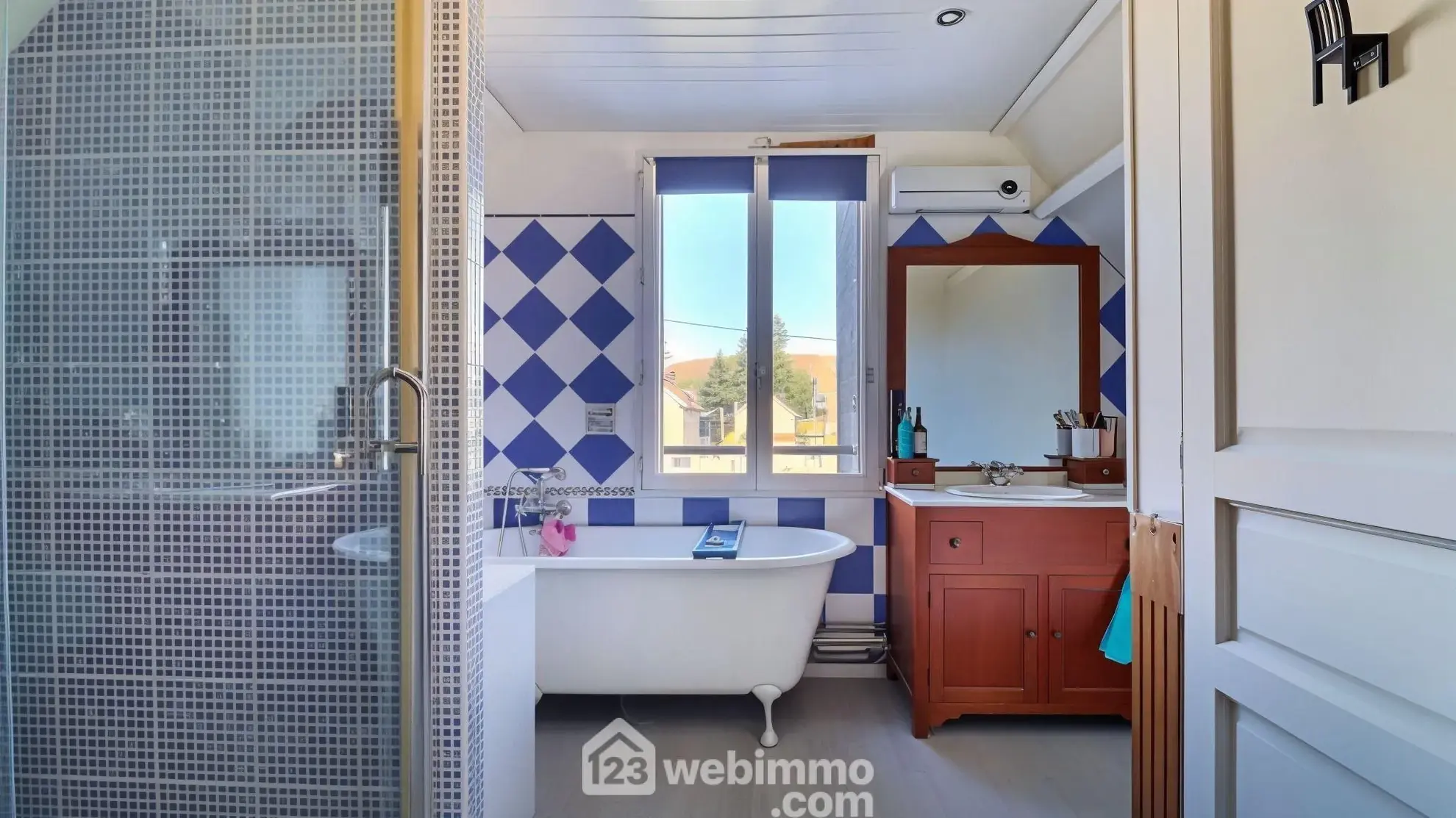 Belle maison familiale de 165 m² à Louviers avec grand terrain et garage 