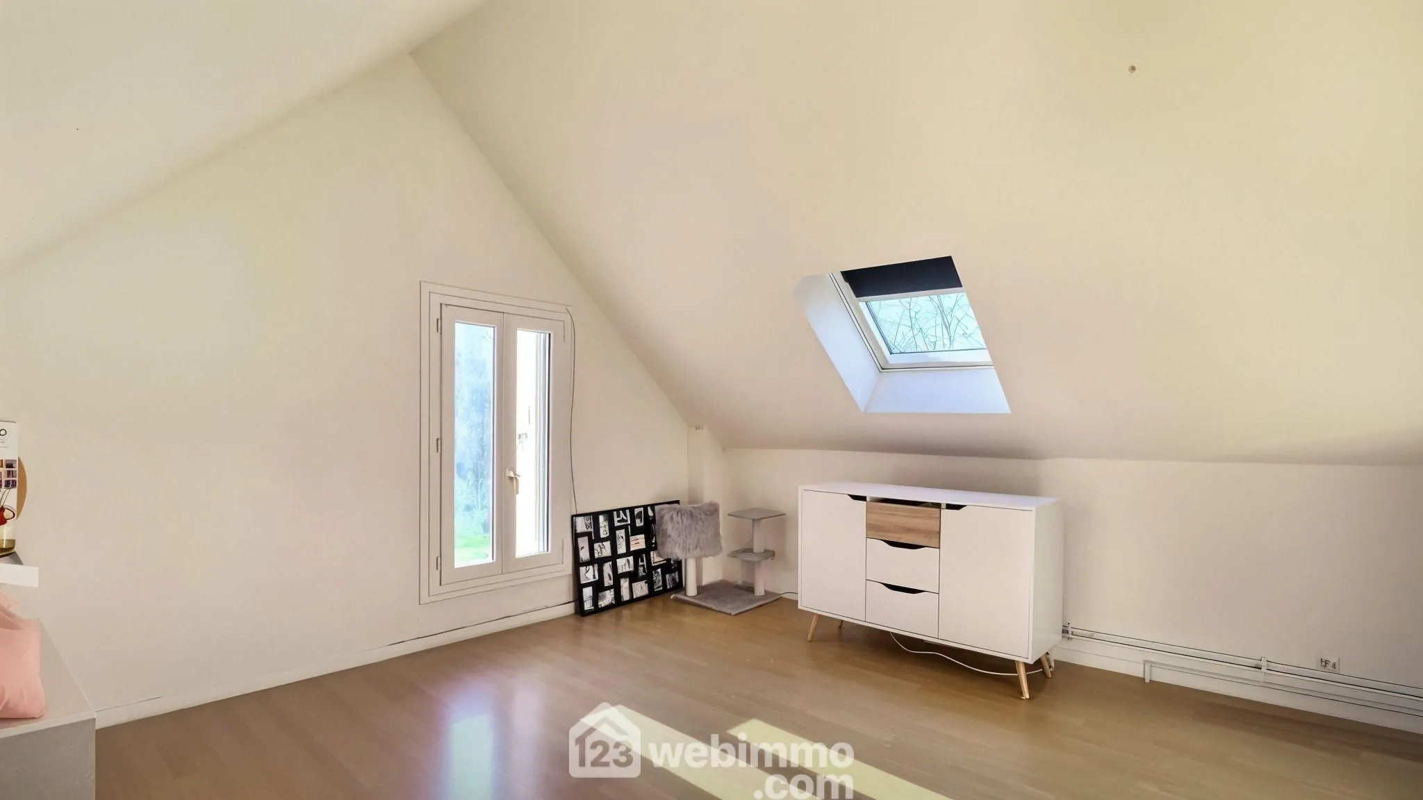 Belle maison familiale de 165 m² à Louviers avec grand terrain et garage 