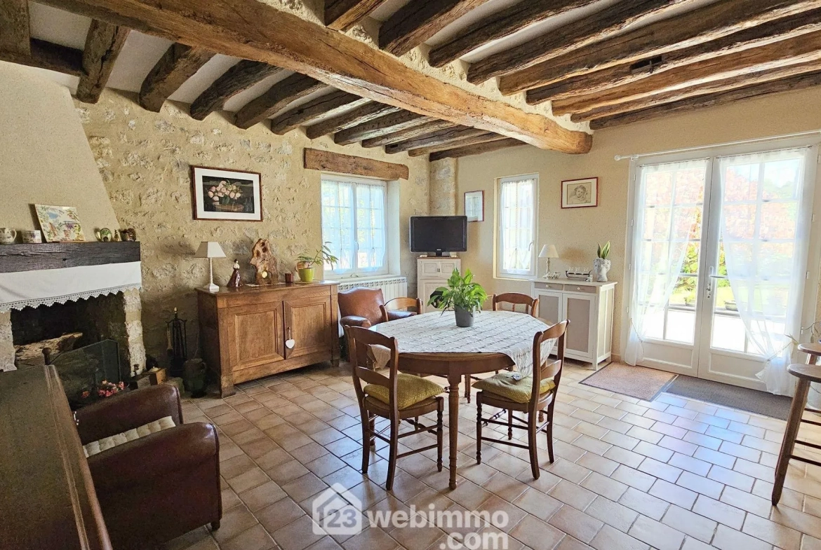 Maison en pierre lumineuse de 98 m² à Nanteau-sur-Lunain 