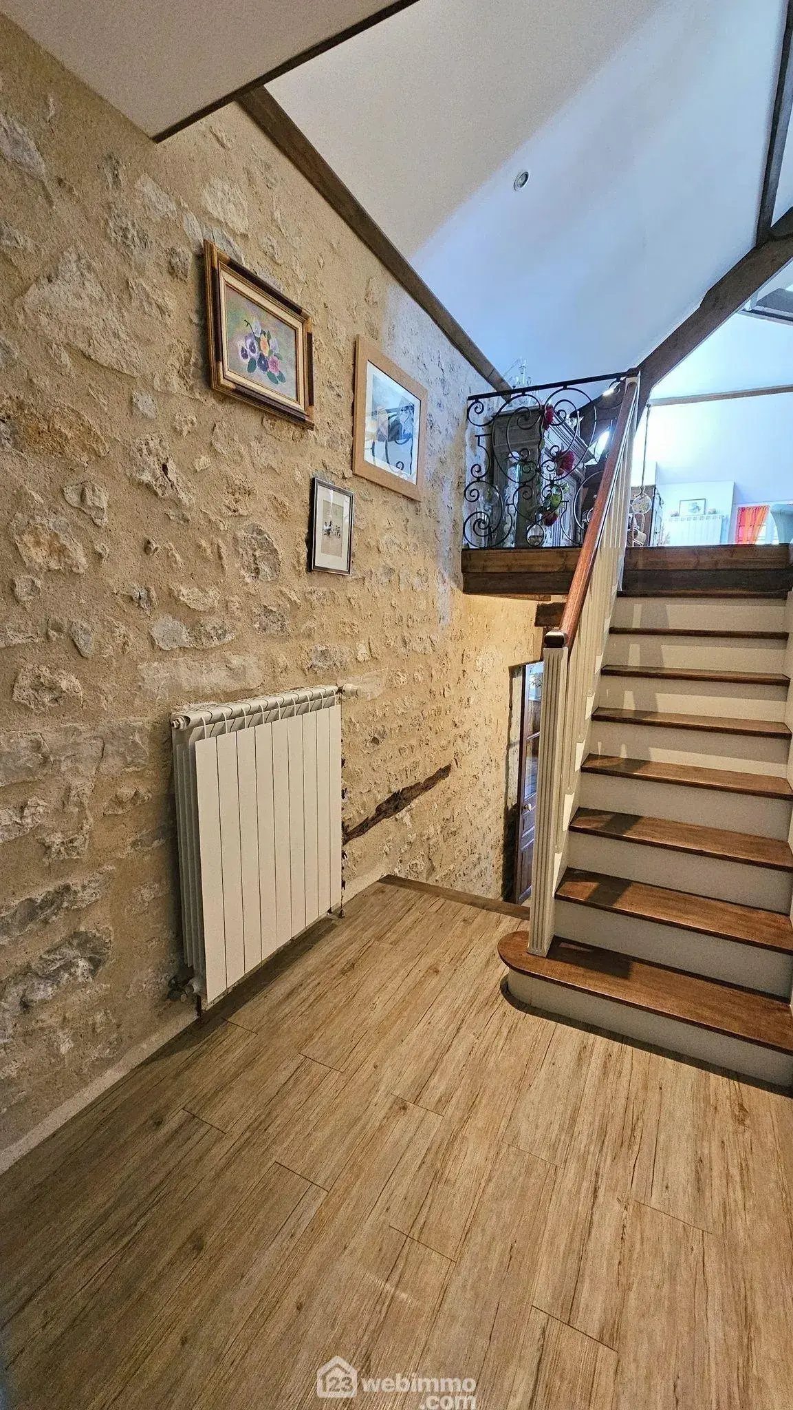 Maison en pierre lumineuse de 98 m² à Nanteau-sur-Lunain 