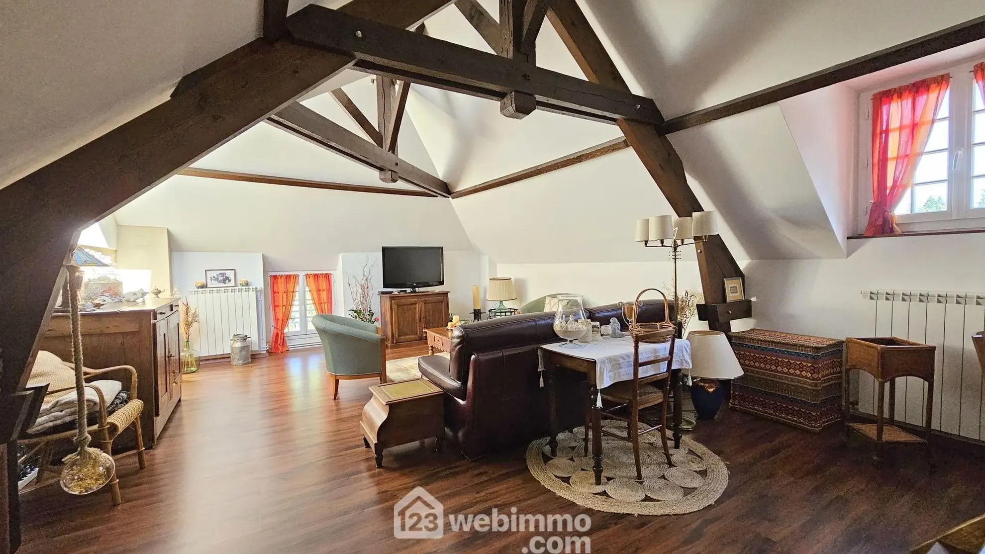 Maison en pierre lumineuse de 98 m² à Nanteau-sur-Lunain 