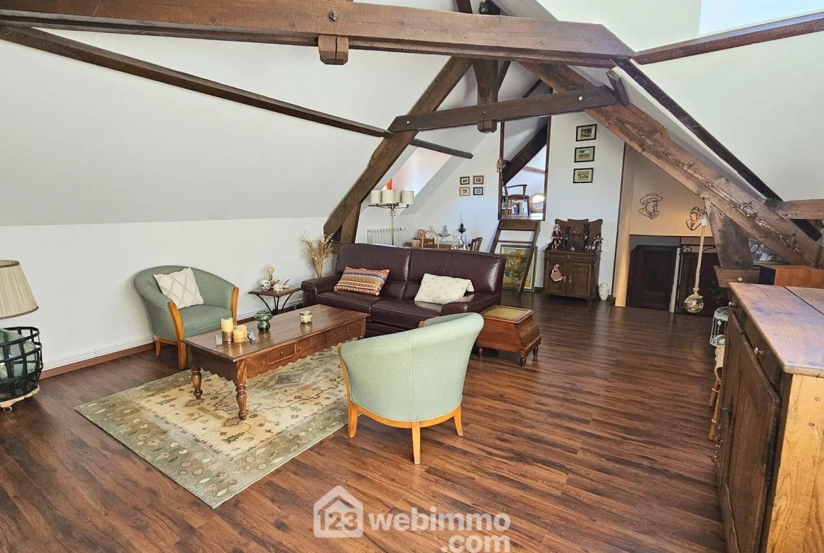 Maison en pierre lumineuse de 98 m² à Nanteau-sur-Lunain 
